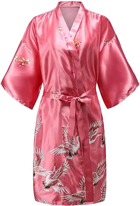 Bata de mujer de estilo kimono y acabado satinado