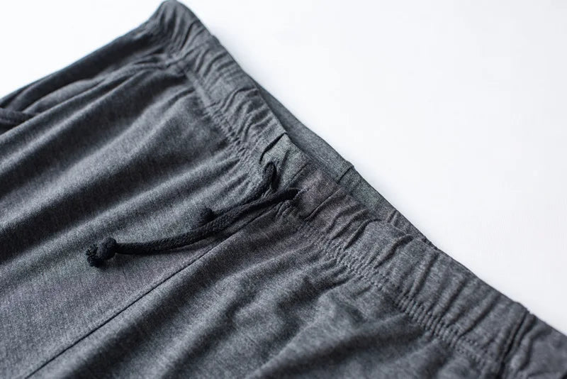 Pijama de hombre con remera de manga corta y pantalón largo