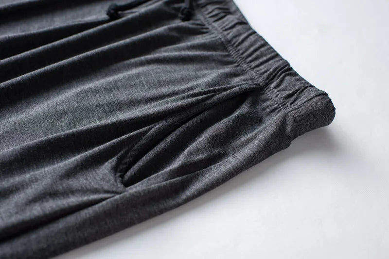 Pijama de hombre con remera de manga corta y pantalón largo