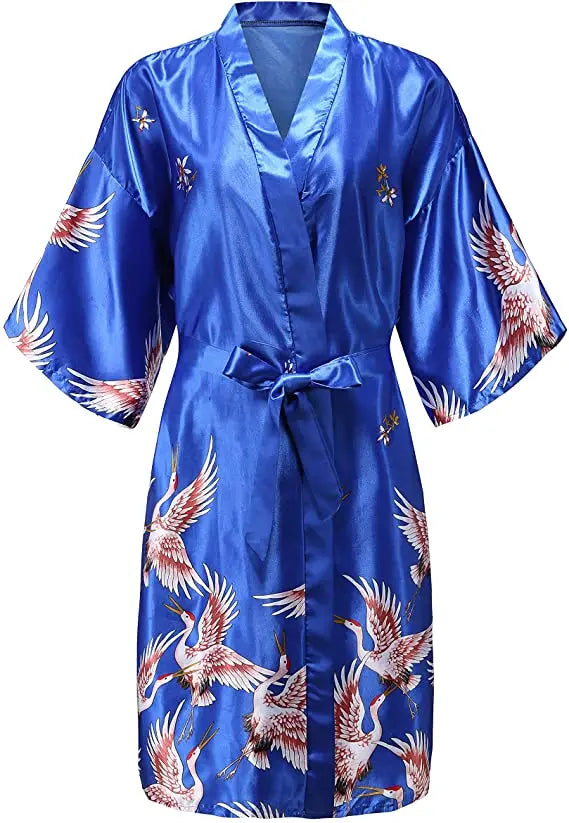 Bata de mujer de estilo kimono y acabado satinado