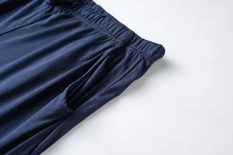 Pijama de hombre con remera de manga corta y pantalón largo