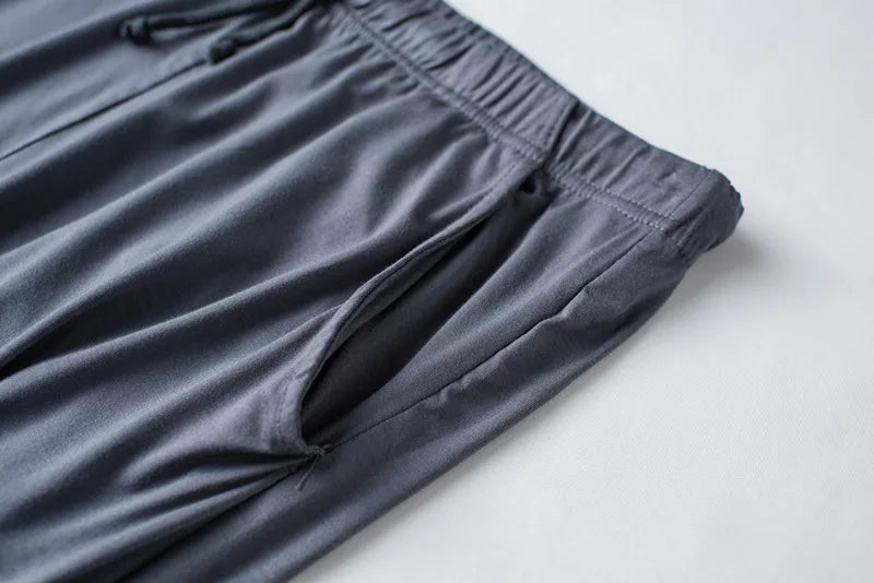 Pijama de hombre con remera de manga corta y pantalón largo