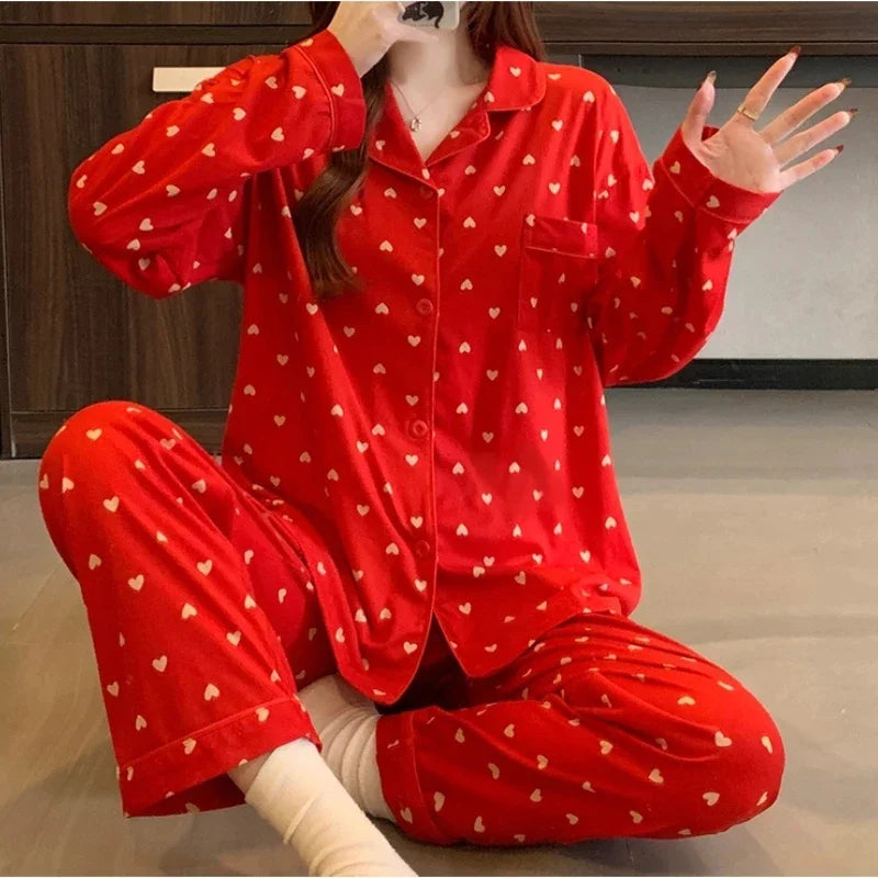 Pijama largo de mujer estampado con cuello redondo