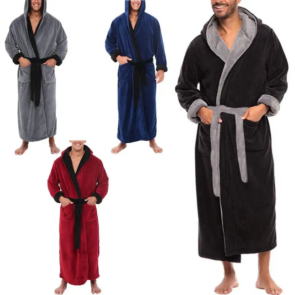 Bata abrigada de hombre con capucha y bolsillos