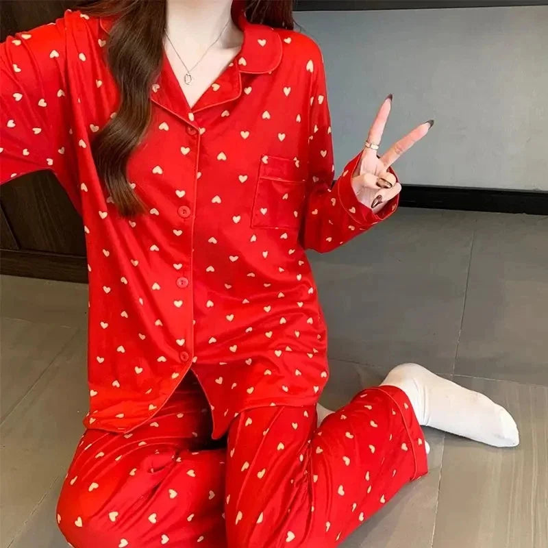 Pijama largo de mujer estampado con cuello redondo