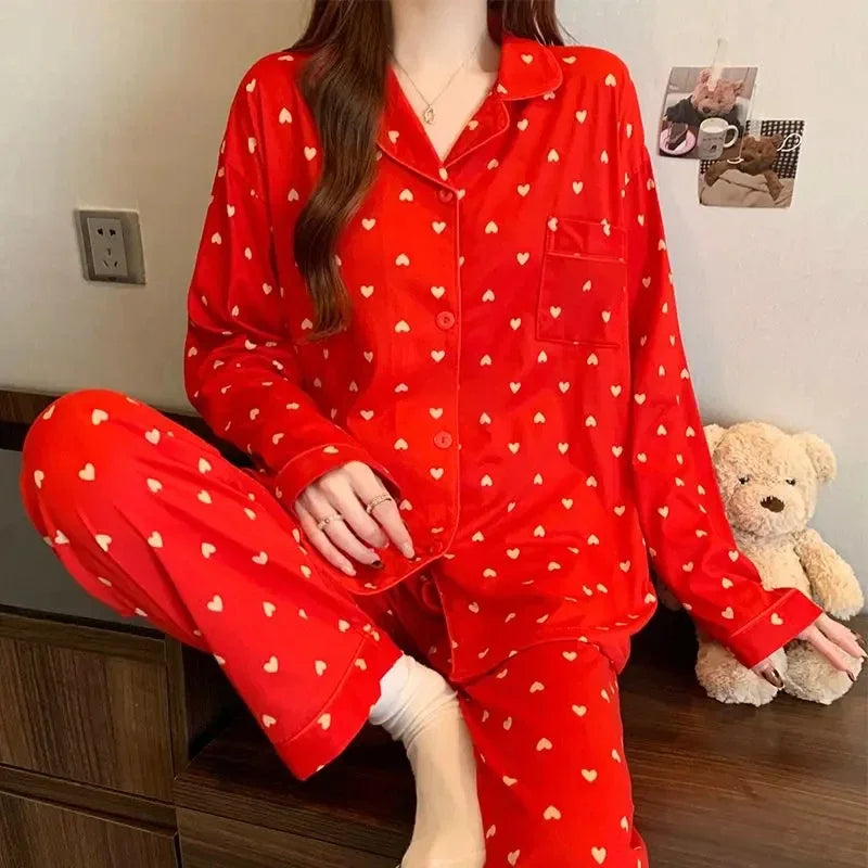 Pijama largo de mujer estampado con cuello redondo