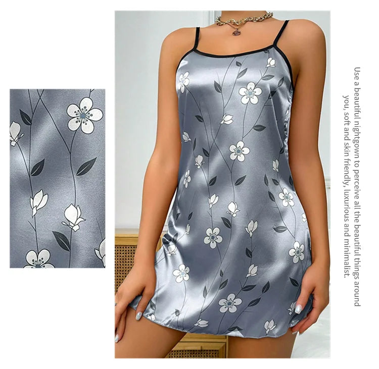 Camisón corto satinado con breteles regulables y estampados