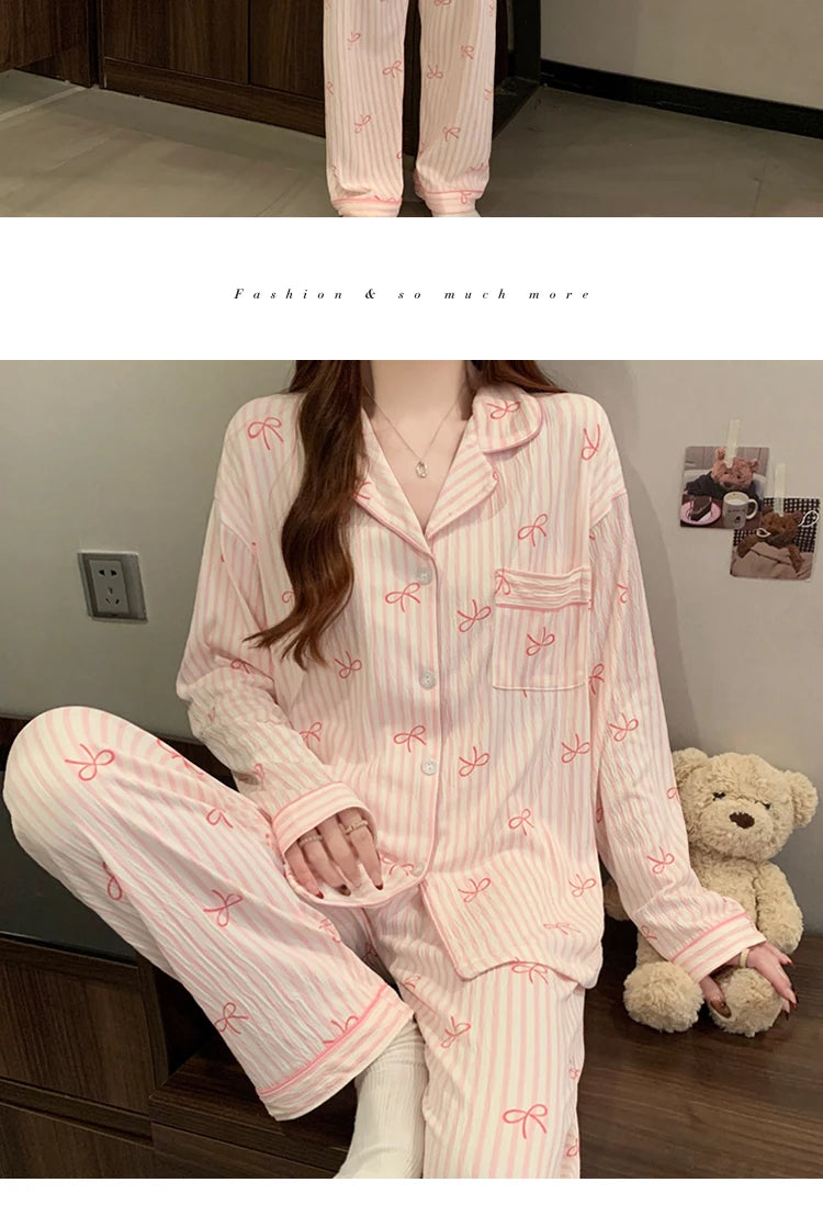 Pijama largo de mujer con diseño de moños y solapas