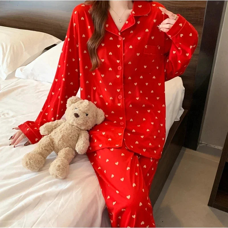 Pijama largo de mujer estampado con cuello redondo