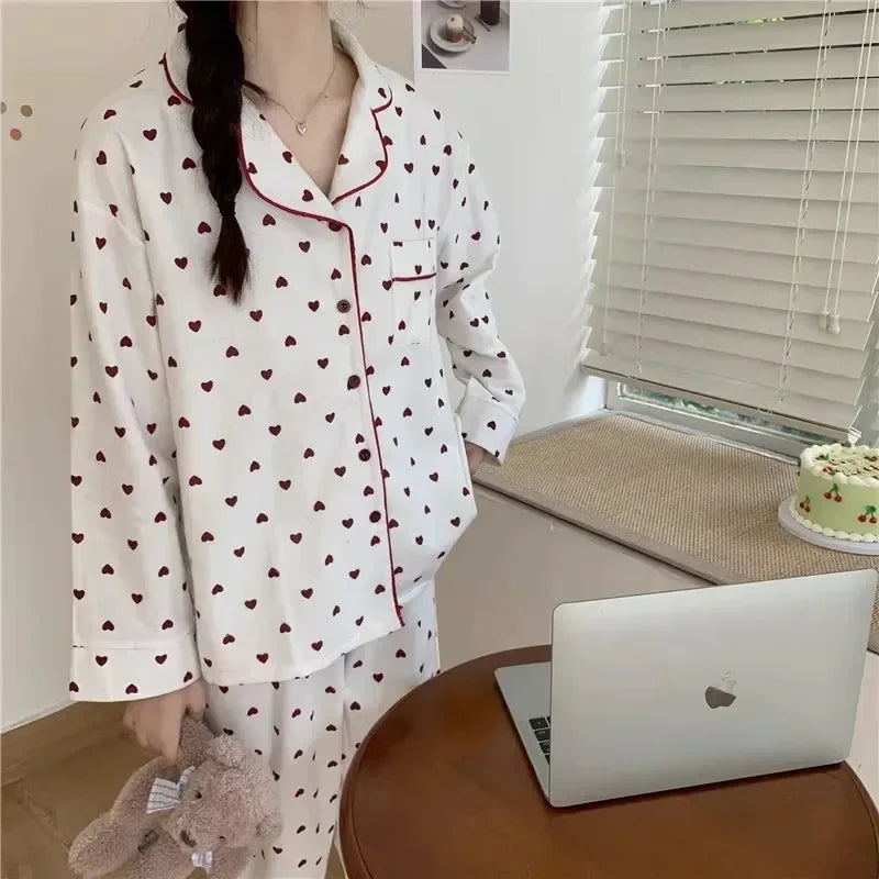 Pijama largo de mujer estampado con cuello redondo