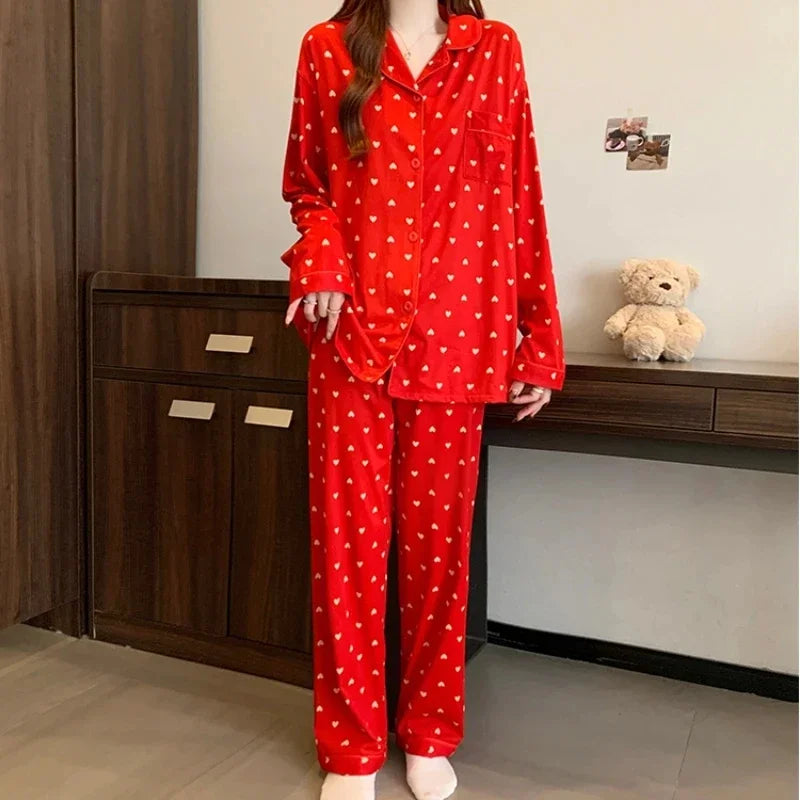 Pijama largo de mujer estampado con cuello redondo