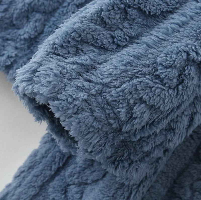 Pijama abrigado de mujer con textura jacquard y cuello redondo