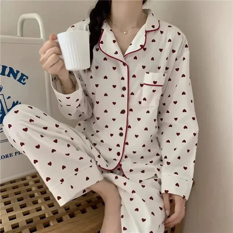 Pijama largo de mujer estampado con cuello redondo