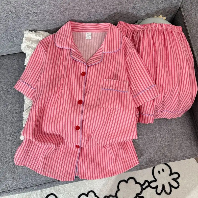 Pijama corto de mujer estampado con cuello de solapas