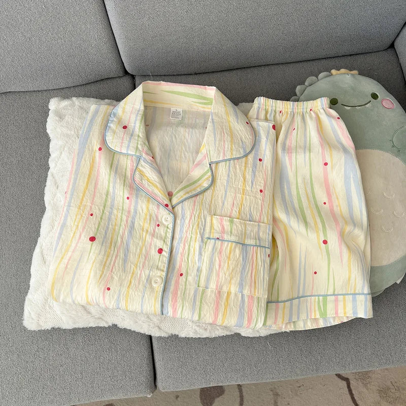Pijama corto de mujer estampado con cuello de solapas