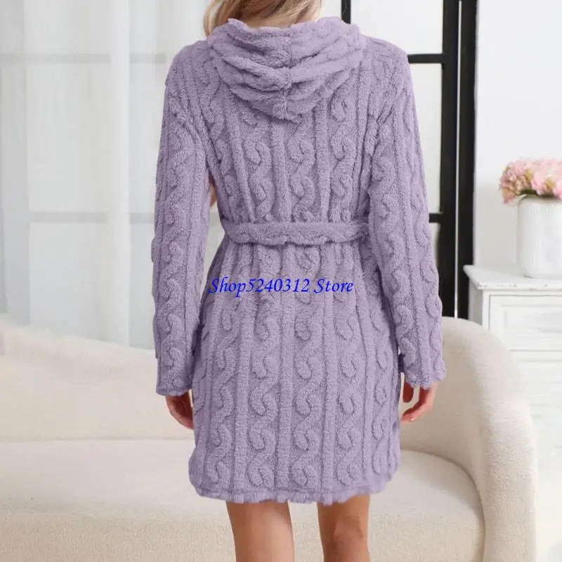 Bata corta de mujer de felpa con capucha y bolsillos