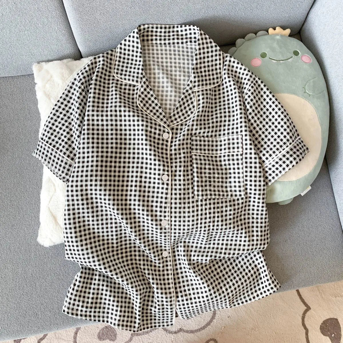 Pijama corto de mujer estampado con cuello de solapas