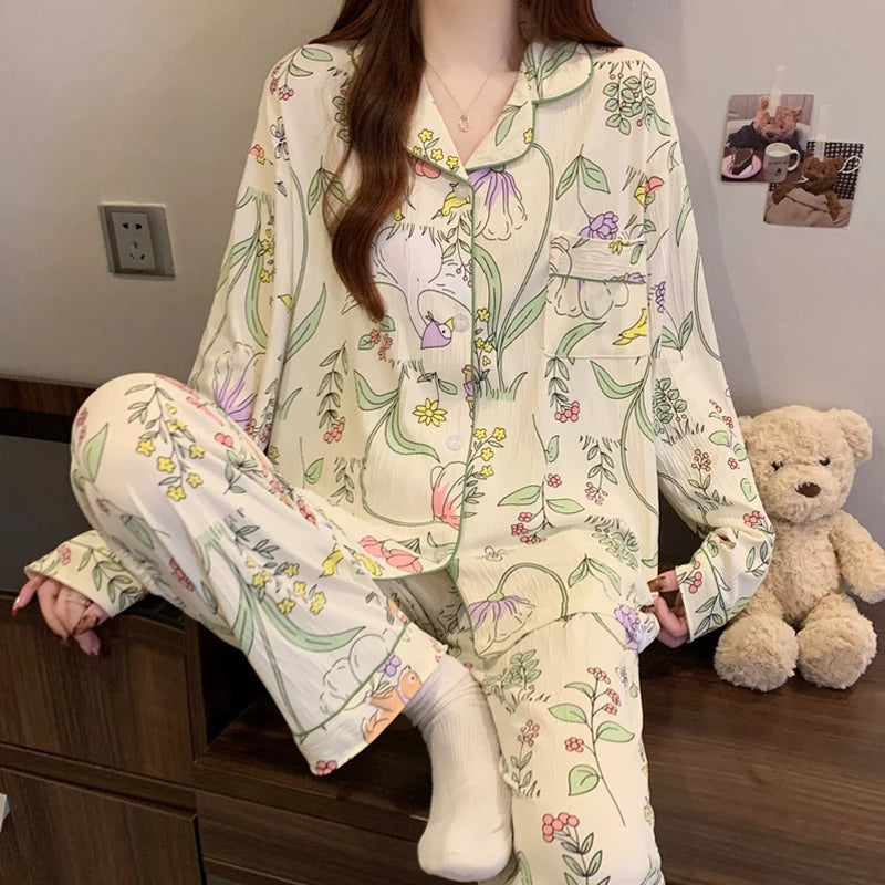 Pijama largo de mujer con diseño de moños y solapas