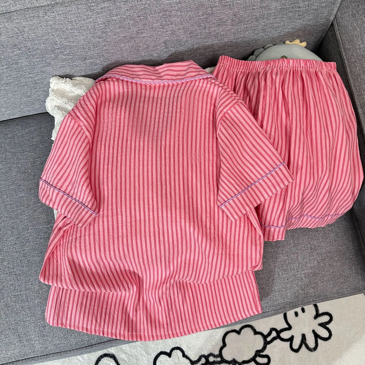 Pijama corto de mujer estampado con cuello de solapas