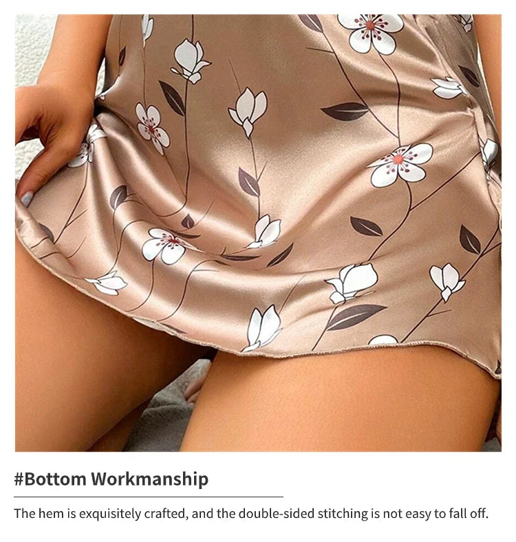 Camisón corto satinado con breteles regulables y estampados