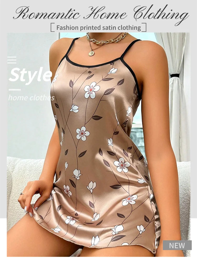 Camisón corto satinado con breteles regulables y estampados