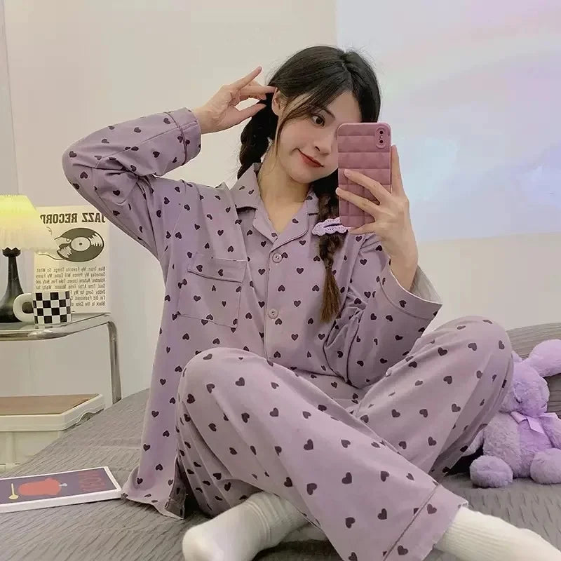 Pijama largo de mujer estampado con cuello redondo