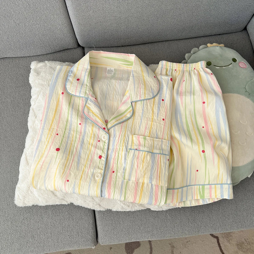 Pijama corto de mujer estampado con cuello de solapas