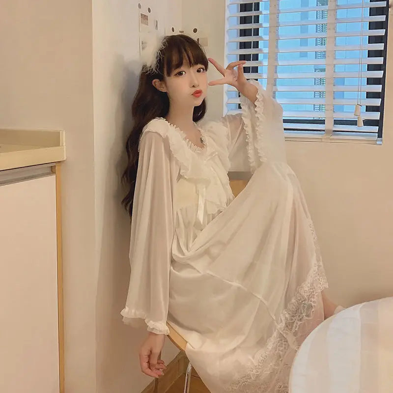 Camisón de manga larga con volados estilo romántico