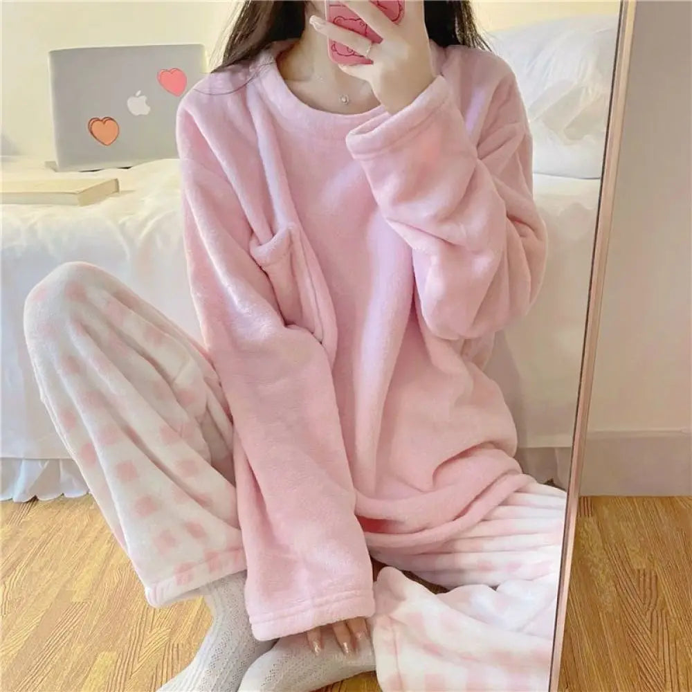 Pijama abrigado de mujer de polar con pantalón estampado