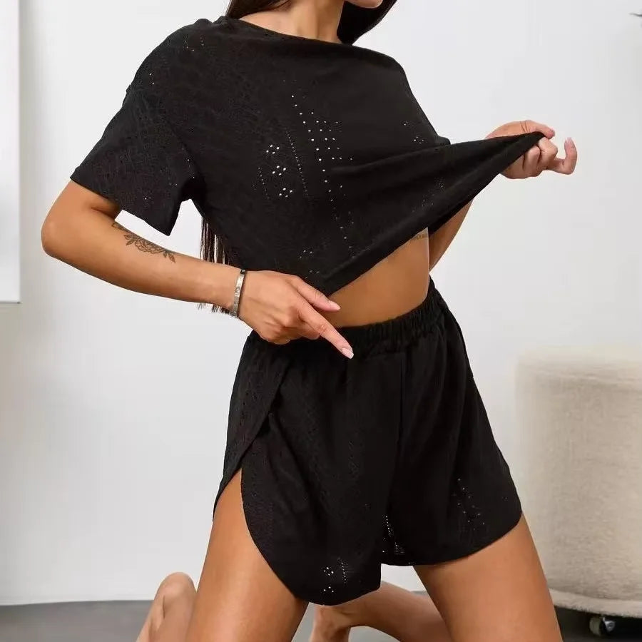 Pijama de mujer con remera holgada y short de cintura elástica