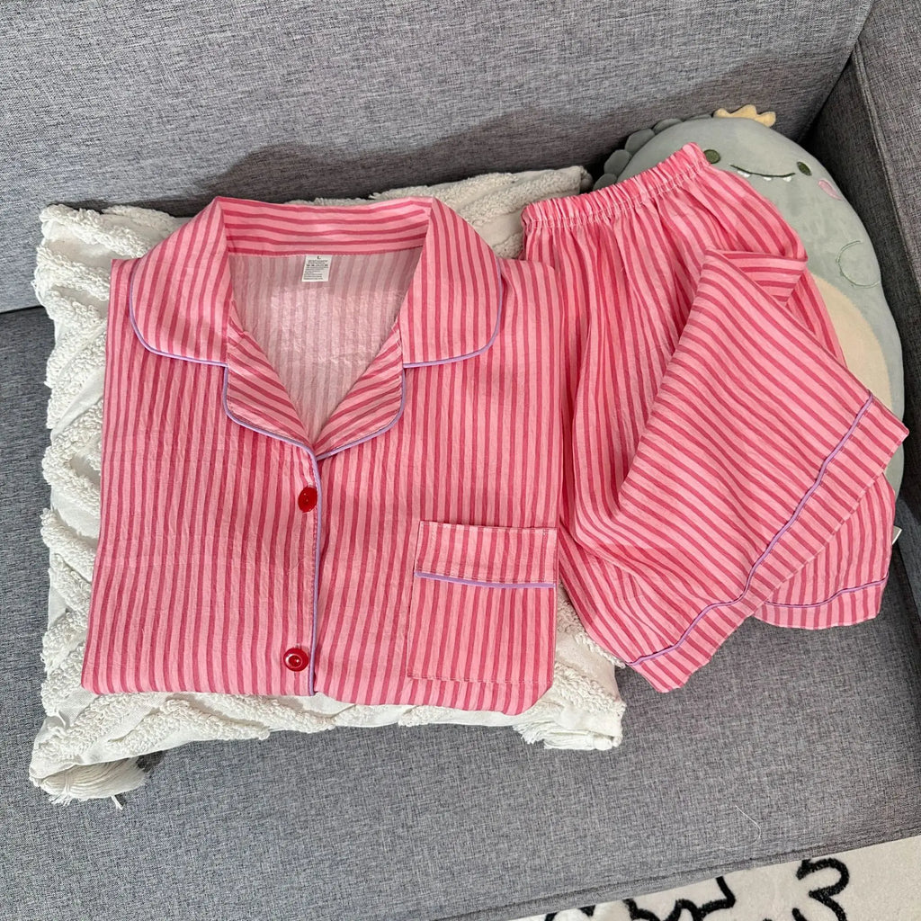 Pijama corto de mujer estampado con cuello de solapas