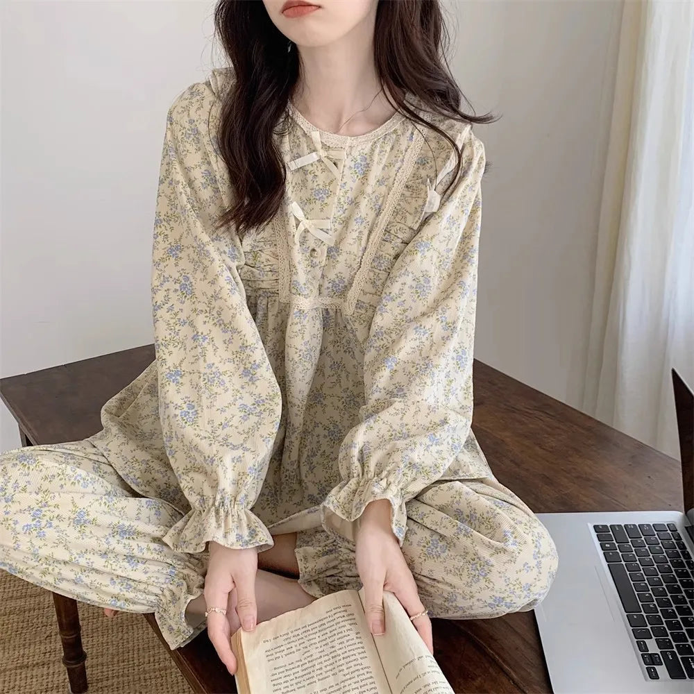 Pijama largo de mujer floral de manga larga y cuello redondo