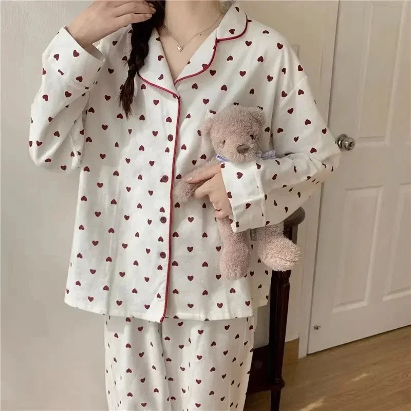 Pijama largo de mujer estampado con cuello redondo