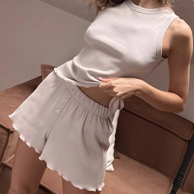 Pijama de mujer acanalado con musculosa y short con volados
