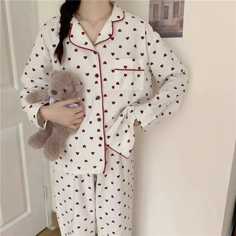 Pijama largo de mujer estampado con cuello redondo