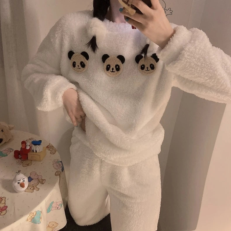 Pijama abrigado de mujer de polar con pantalón estampado