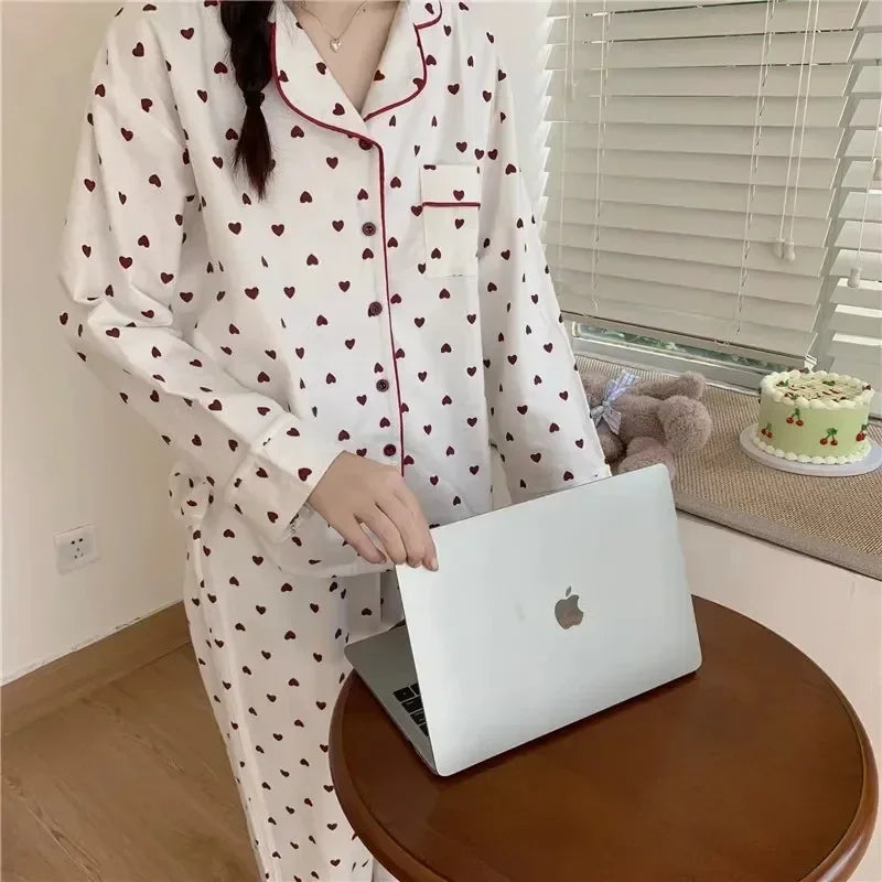 Pijama largo de mujer estampado con cuello redondo