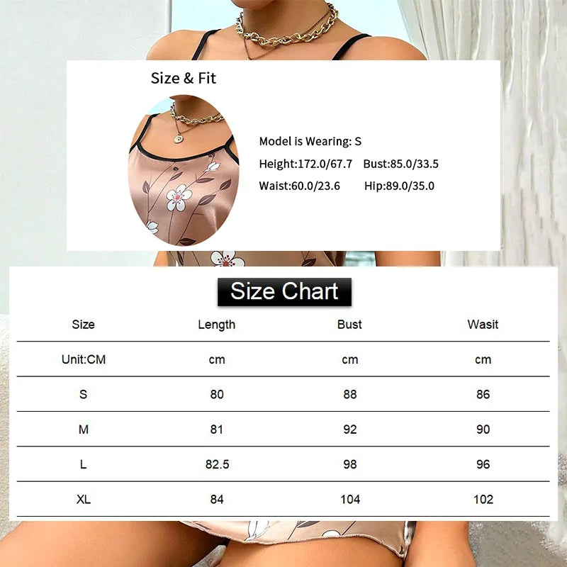 Camisón corto satinado con breteles regulables y estampados